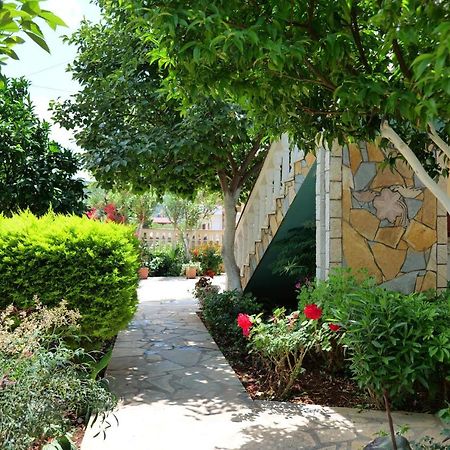 Garden Villa Dhesara Ksamil Exterior photo