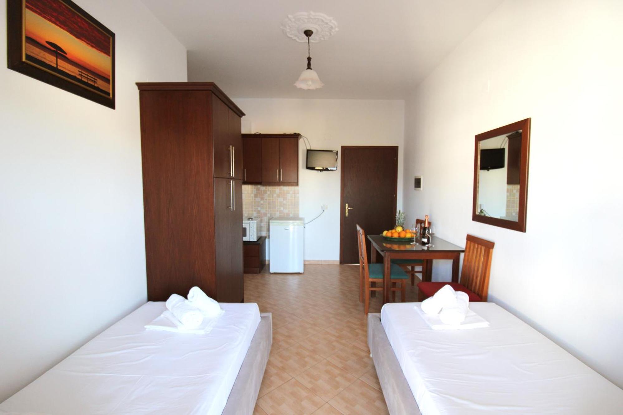 Garden Villa Dhesara Ksamil Exterior photo