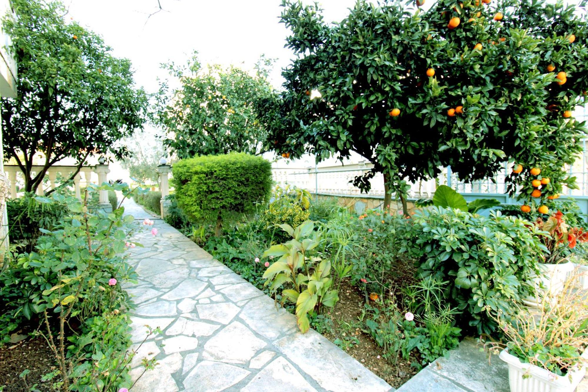 Garden Villa Dhesara Ksamil Exterior photo